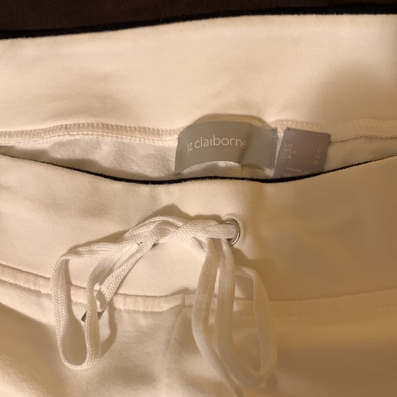 Liz Claiborne relaxed classic sweat pants NWOT - Picture 2 of 5